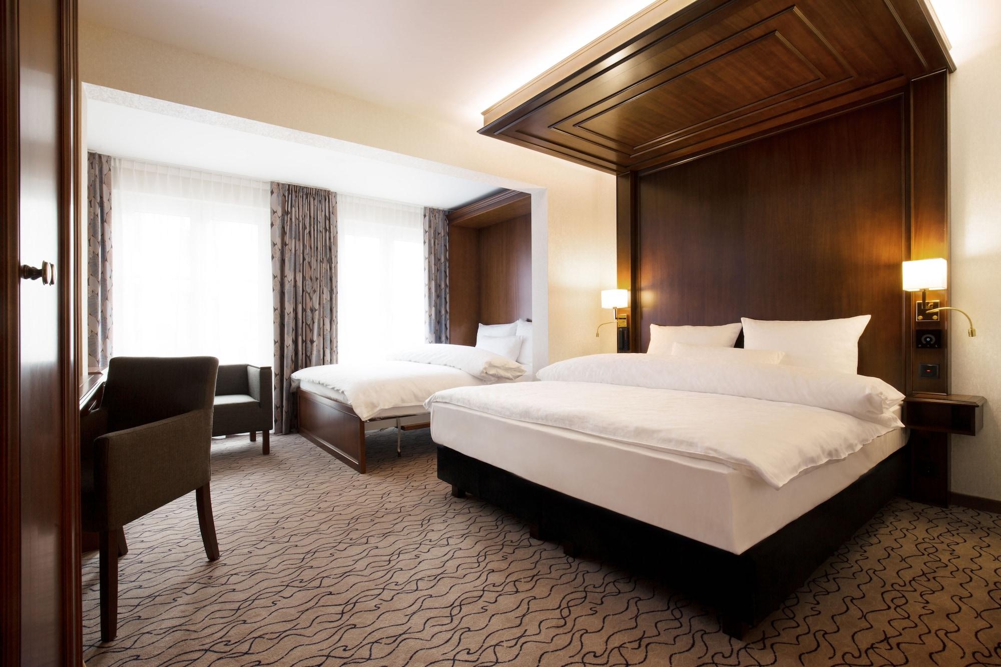Advastay By King's Hotel